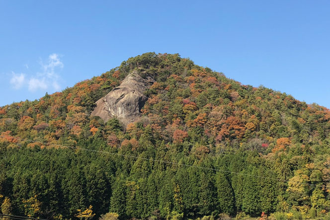 紅葉のライオン岩